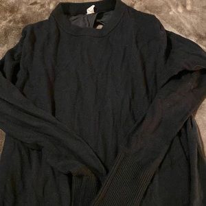 Lululemon size 2 black open back sweater EUC